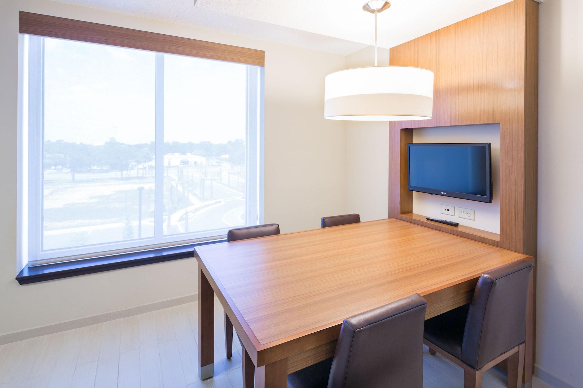 Hyatt Place Pensacola Airport Bagian luar foto